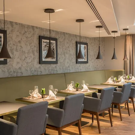 Hilton Garden Frankfurt Centre Hotel 4*