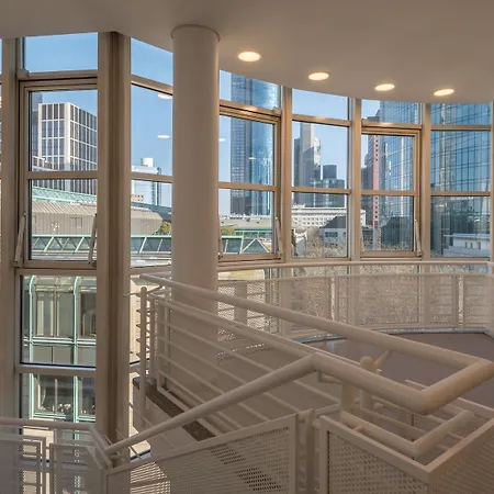 Hilton Garden Frankfurt Centre מלון