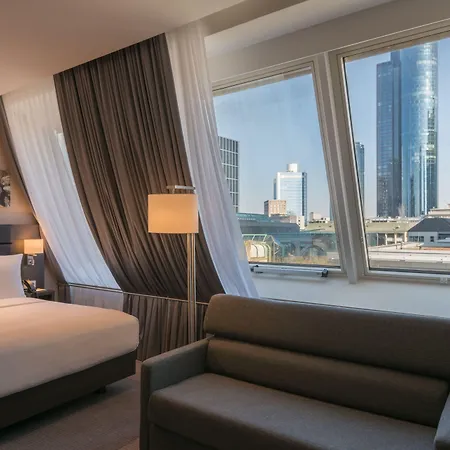 Отель Hilton Garden Frankfurt Centre
