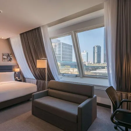 Hilton Garden Frankfurt Centre Hotel 4*