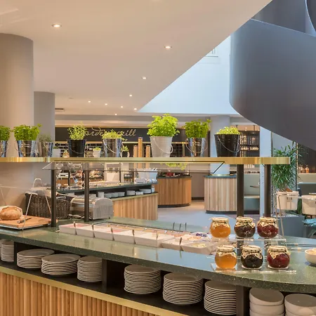 Отель Hilton Garden Frankfurt Centre Франкфурт-на-Майне