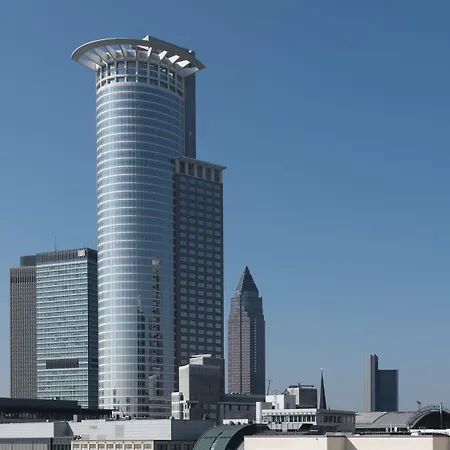 Отель Hilton Garden Frankfurt Centre